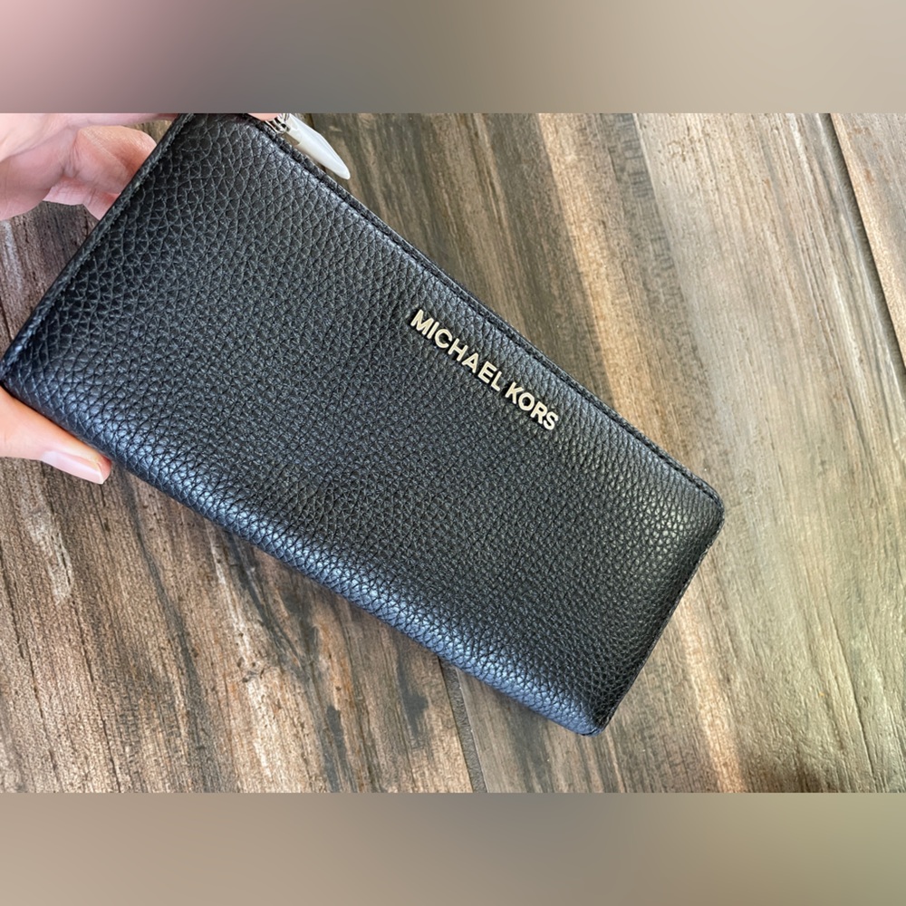 NWT Michael Kors Black Pebbled Leather Continental Wallet with Gold Logo